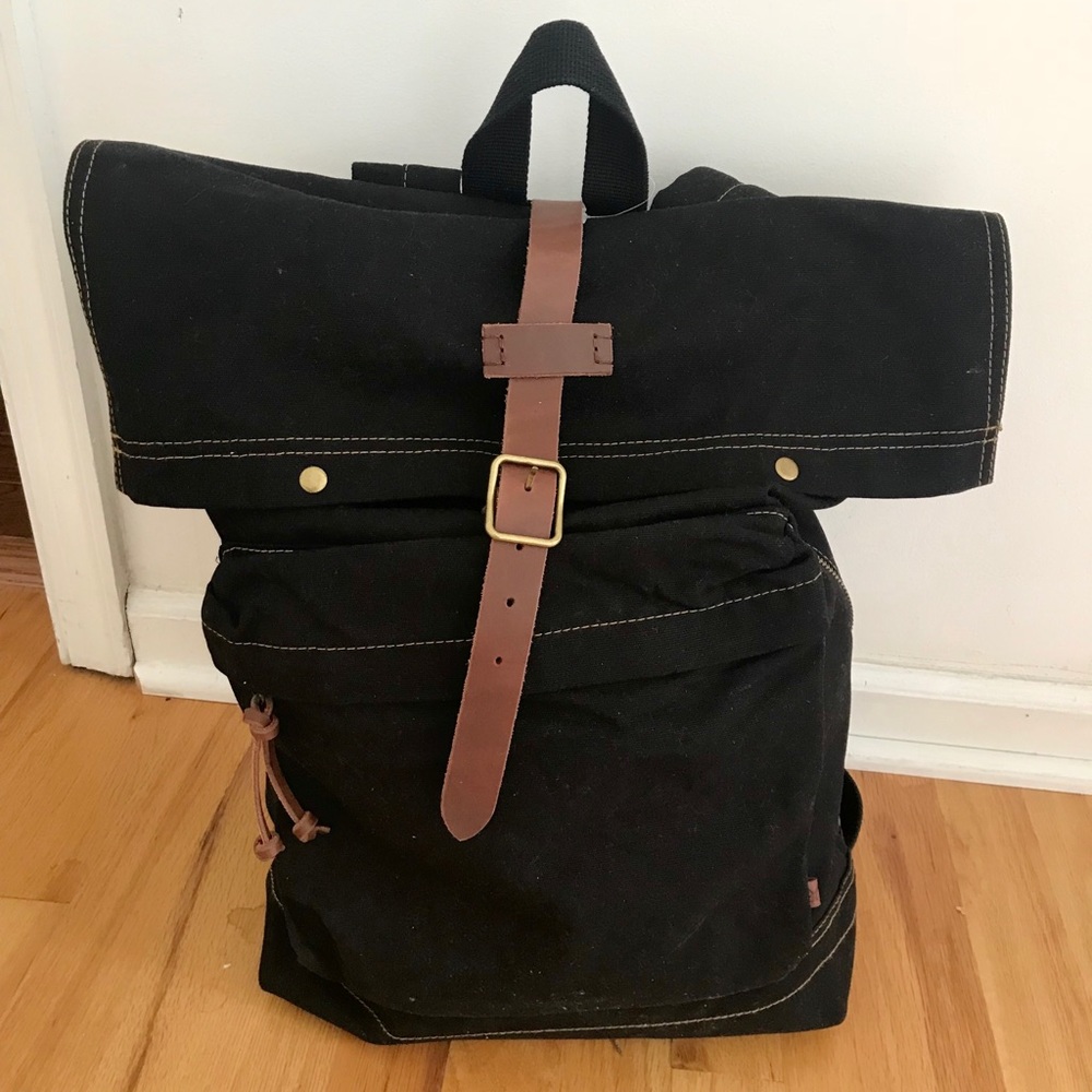 American Eagle back pack with draw string.